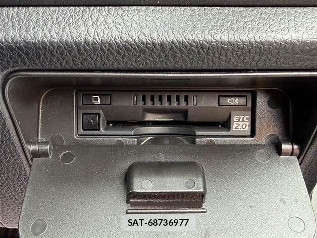 Toyota VOXY 2021-01 8686884-27