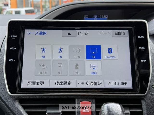 Toyota VOXY 2021-01 8686884-5