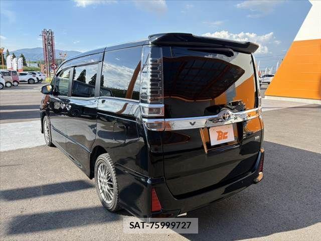 Toyota VOXY 2019-09 8746716-14