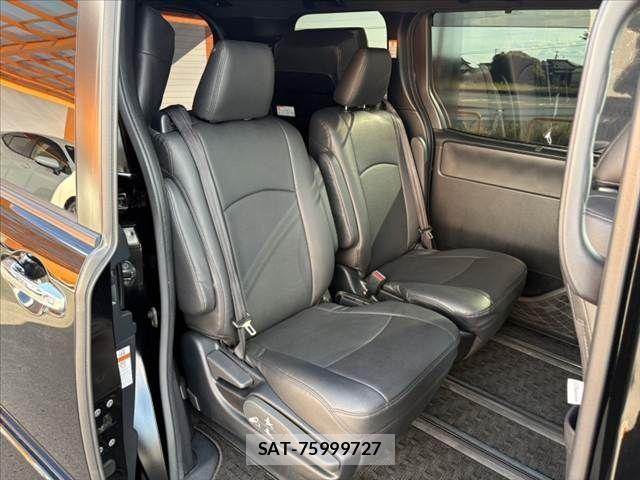 Toyota VOXY 2019-09 8746716-17