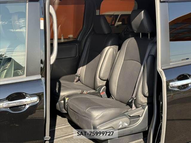 Toyota VOXY 2019-09 8746716-18