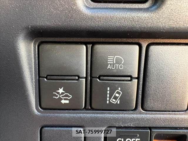 Toyota VOXY 2019-09 8746716-25