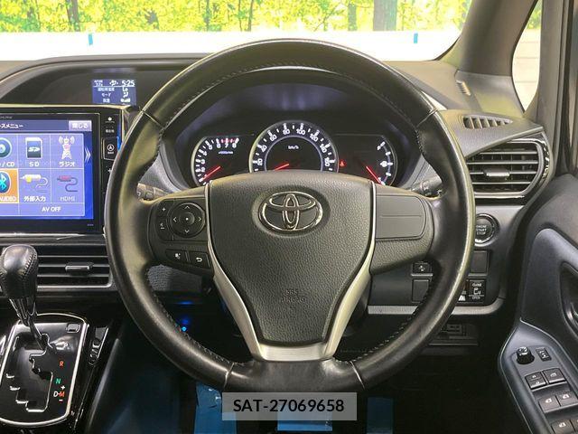 Toyota VOXY 2016-07 8746714-10
