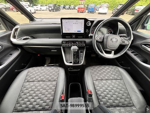 Toyota VOXY 2022-03 8746701-1