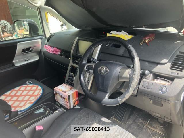 Toyota VOXY 2011-01 8746734-9