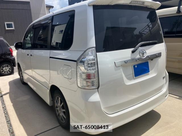 Toyota VOXY 2011-01 8746734-3