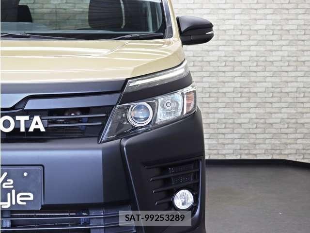 Toyota VOXY 2014-12 8746713-10