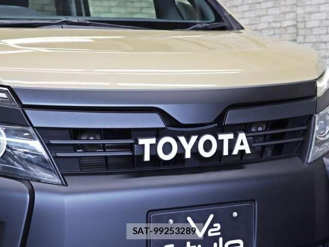 Toyota VOXY 2014-12 8746713-12