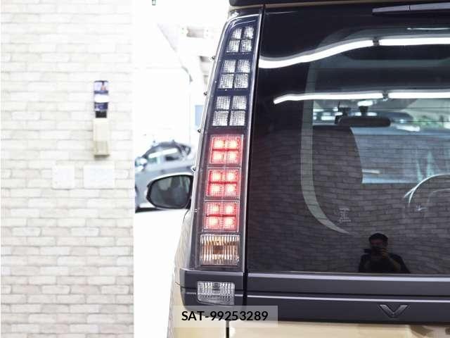 Toyota VOXY 2014-12 8746713-17