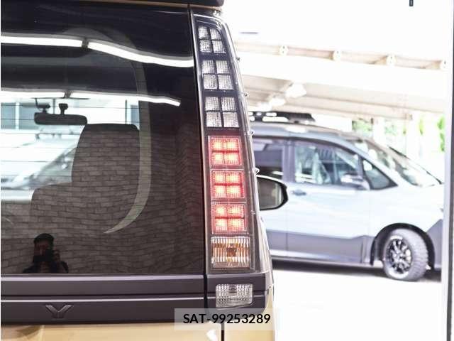 Toyota VOXY 2014-12 8746713-18