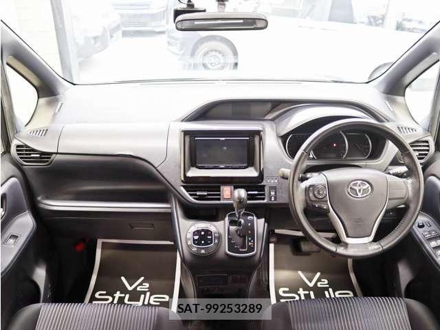 Toyota VOXY 2014-12 8746713-3