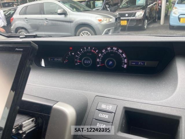 Toyota VOXY 2010-01 8746749-18