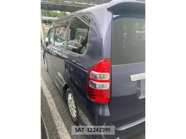 Toyota VOXY 2010-01 8746749-5