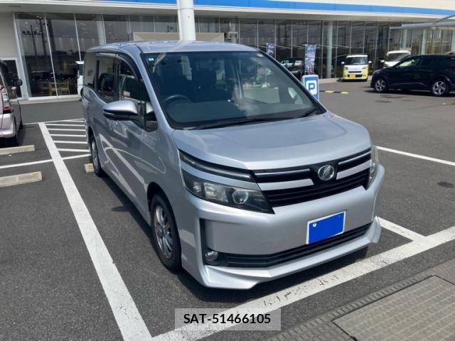 Toyota VOXY 2014-03 8746732-1