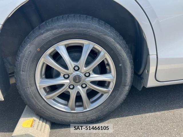 Toyota VOXY 2014-03 8746732-5