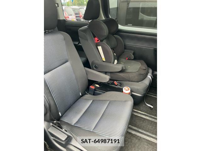 Toyota VOXY 2015-09 8746730-16