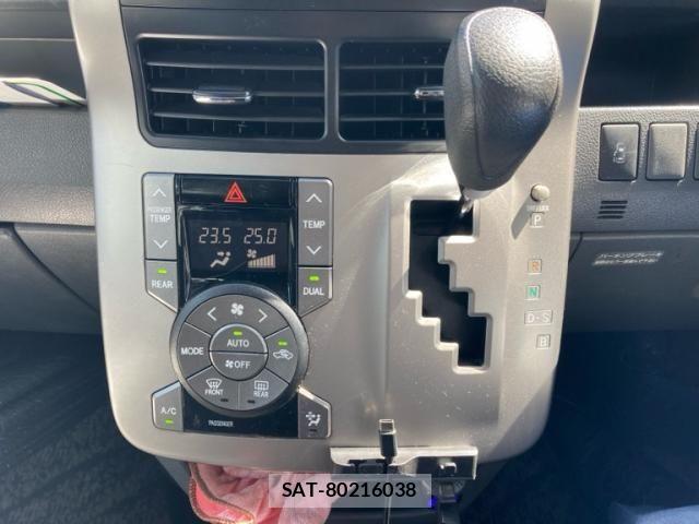 Toyota VOXY 2010-04 8746754-22
