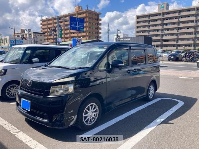 Toyota VOXY 2010-04 8746754-2