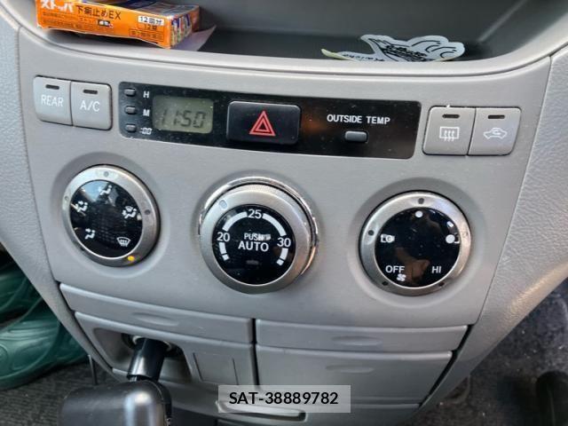 Toyota VOXY 2002-03 8746753-11