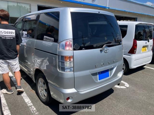 Toyota VOXY 2002-03 8746753-3