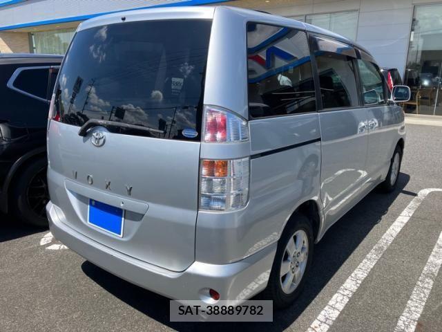 Toyota VOXY 2002-03 8746753-4