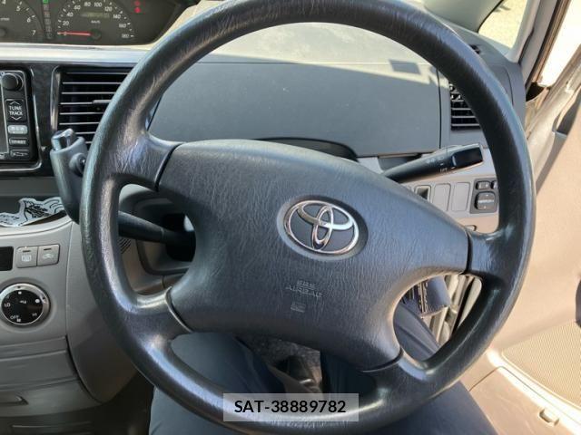 Toyota VOXY 2002-03 8746753-8