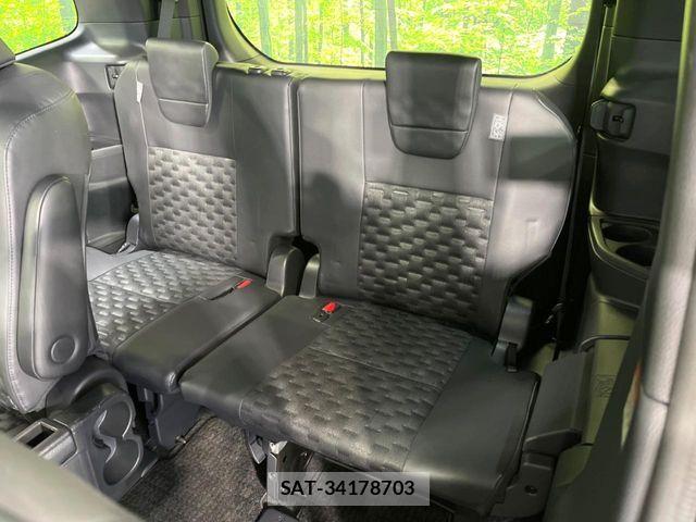 Toyota VOXY 2024-03 8746692-9