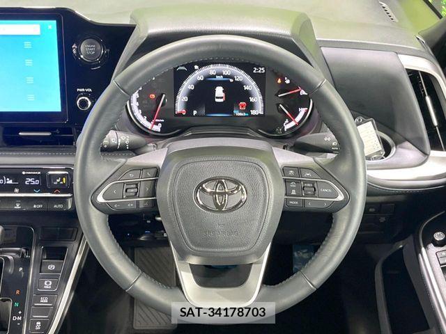 Toyota VOXY 2024-03 8746692-11