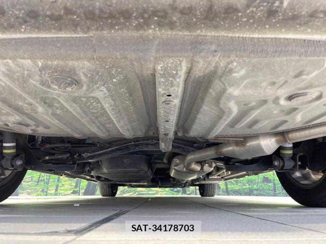 Toyota VOXY 2024-03 8746692-19