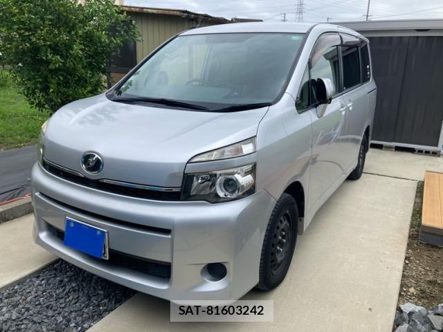 Toyota VOXY 2013-10 8746736-0