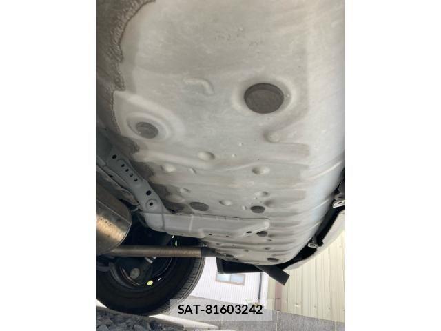 Toyota VOXY 2013-10 8746736-25
