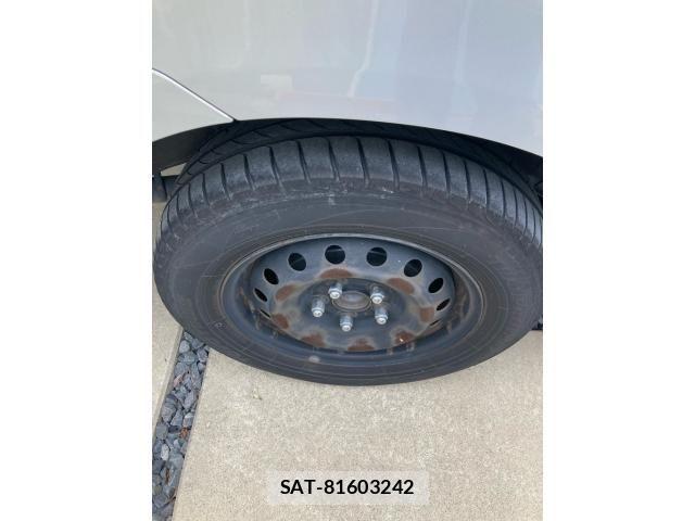 Toyota VOXY 2013-10 8746736-5
