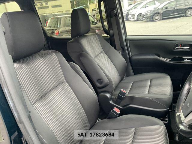 Toyota VOXY 2018-09 8746719-16