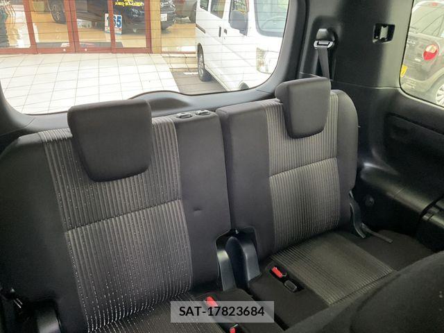 Toyota VOXY 2018-09 8746719-18
