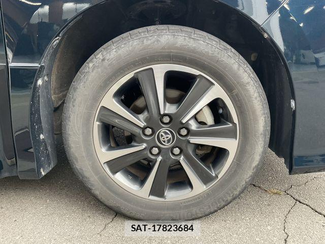 Toyota VOXY 2018-09 8746719-28