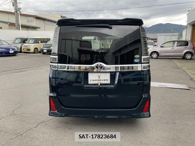 Toyota VOXY 2018-09 8746719-2