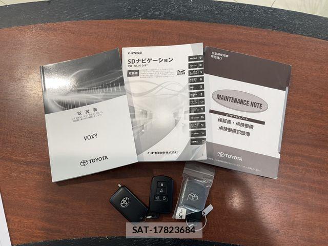 Toyota VOXY 2018-09 8746719-29