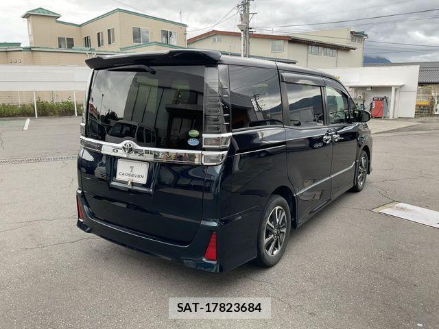 Toyota VOXY 2018-09 8746719-7