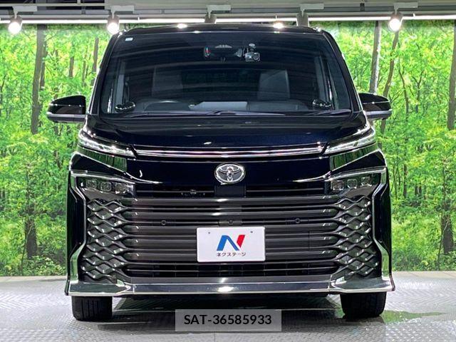 Toyota VOXY 2023-10 8746706-14