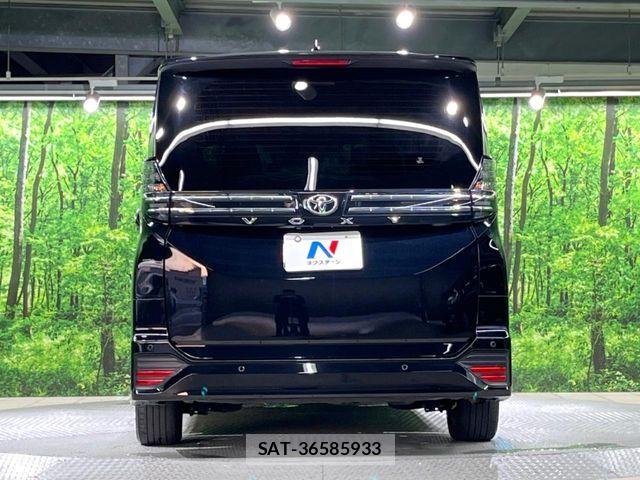 Toyota VOXY 2023-10 8746706-15