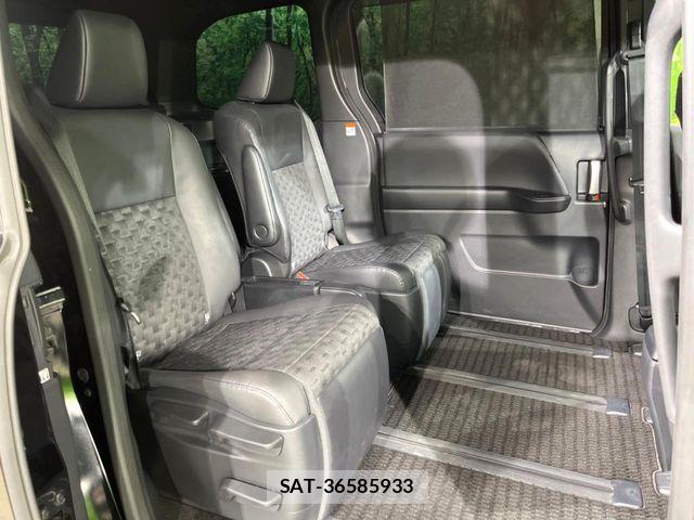 Toyota VOXY 2023-10 8746706-8