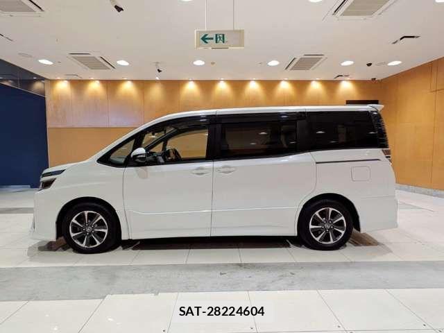 Toyota VOXY 2017-12 8746707-11