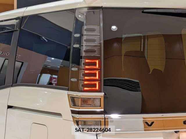 Toyota VOXY 2017-12 8746707-15