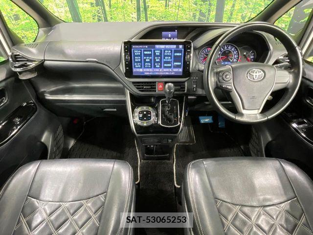 Toyota VOXY 2018-11 8746720-1