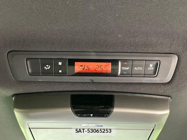 Toyota VOXY 2018-11 8746720-5