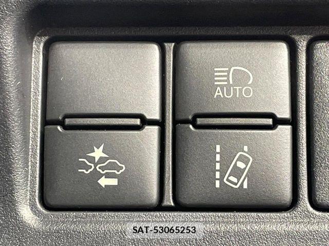 Toyota VOXY 2018-11 8746720-6