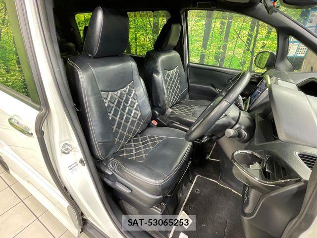 Toyota VOXY 2018-11 8746720-7