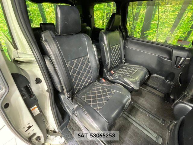 Toyota VOXY 2018-11 8746720-8