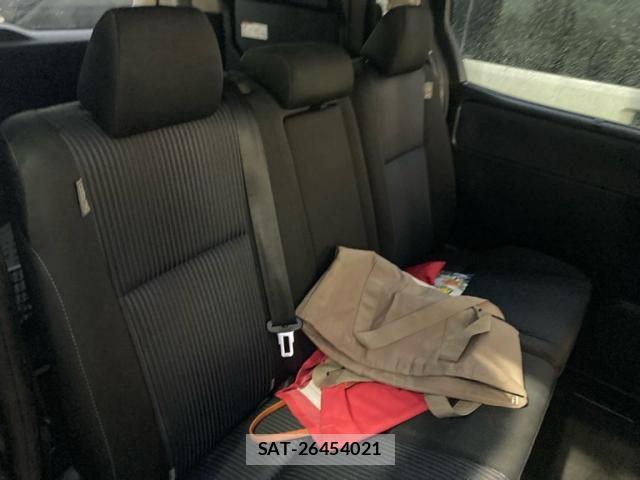 Toyota VOXY 2015-09 8746733-16