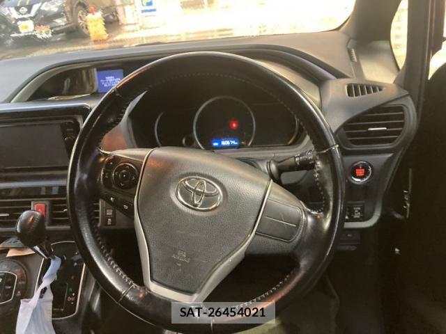 Toyota VOXY 2015-09 8746733-17